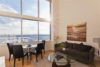 Sky City Apartment At 30 Regent Jersey City Bagian luar foto